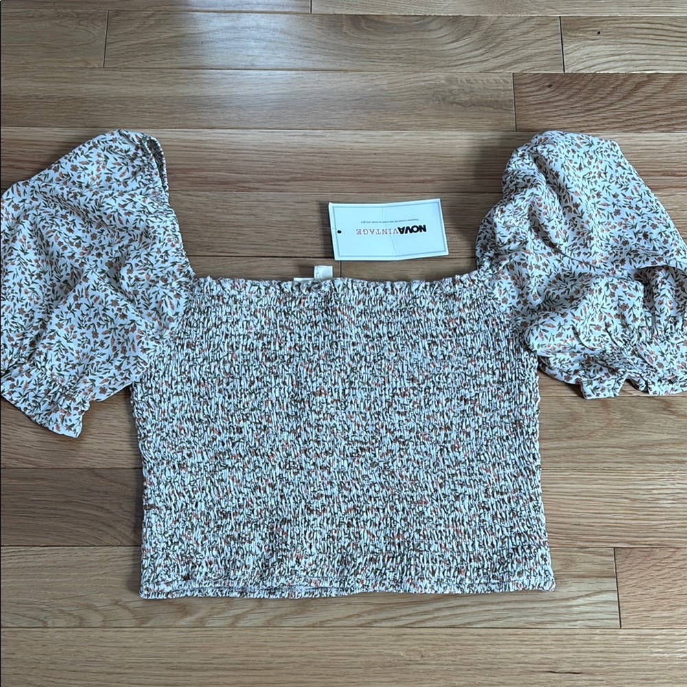 Cream and White Puffed Sleeve Crop Blouse